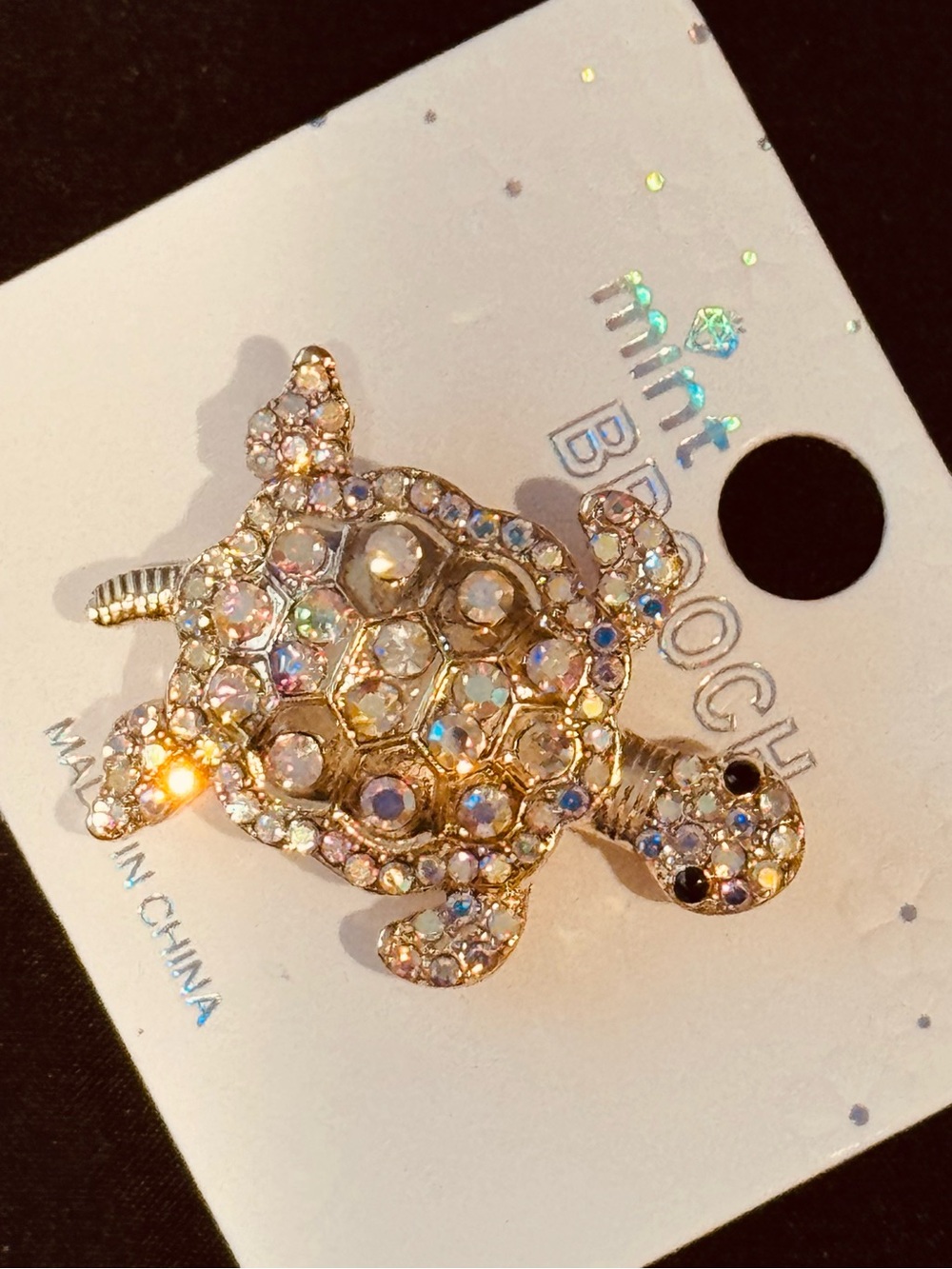Sparkling Rhinestone Sea Turtle Brooch Pin MINT Gold Tone Iridescent Crystal NWT